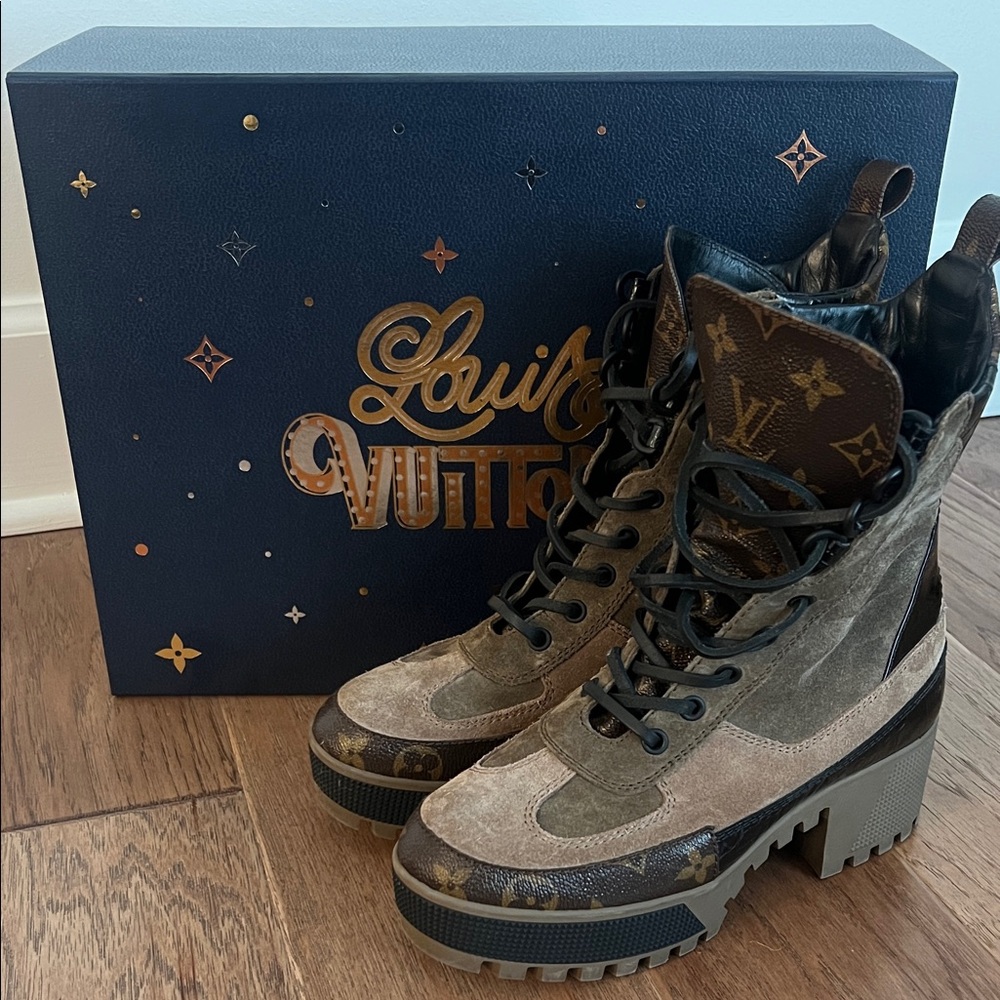 Louis Vuitton Laureate Platform
Desert Boots US 6 / EU 36